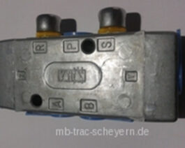 Schaltventil am Getriebeschaltdeckel MB Trac 700-1100